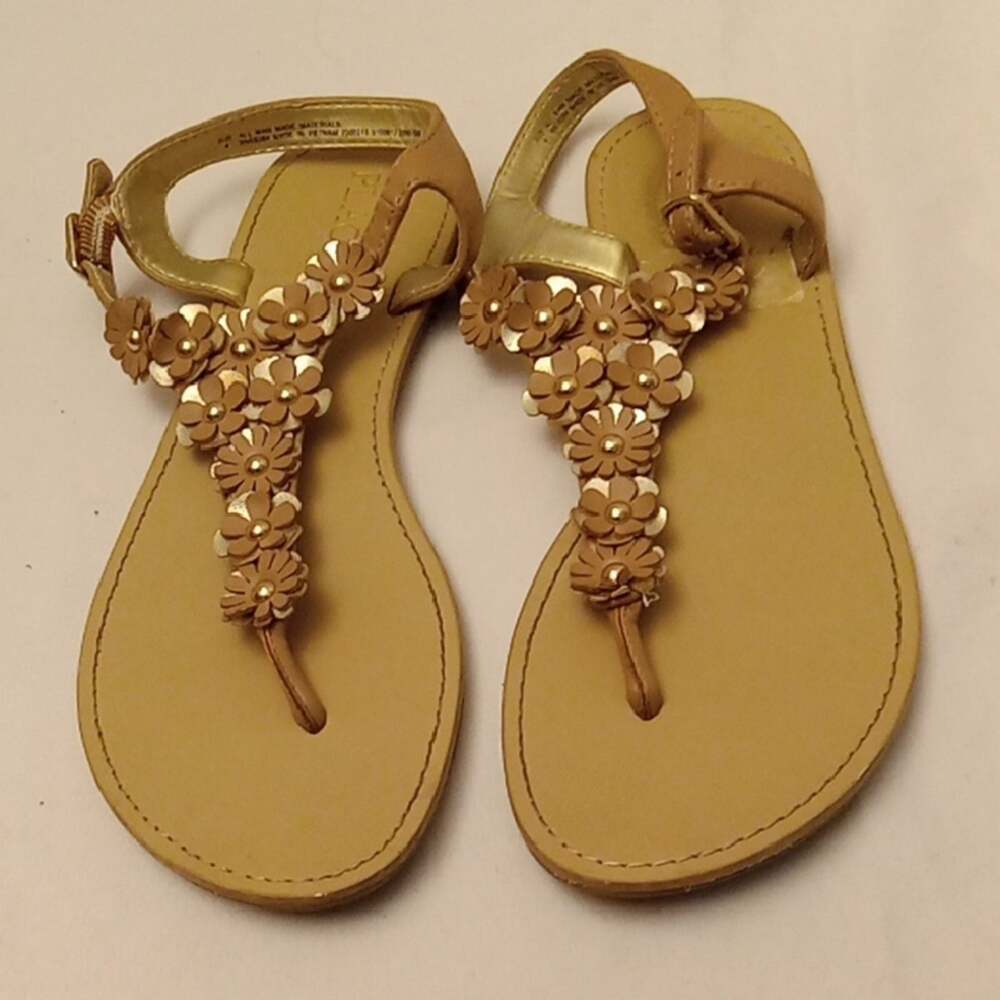 Place Girl's Size 4 Floral Embellished Tan Sandals. Summer, Fun, Casual